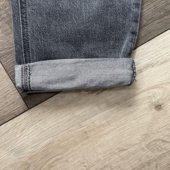 Old Navy Mid-Rise Wow Boyfriend Straight Jeans - Picture 7 of 13